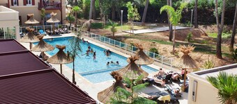 Appart + Wi-Fi Gratuit | 10 Minutes de la Plage!