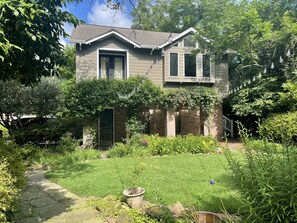 Exterior -  Garden 1BR Cottage off Devine St in Historic Columbia home (Columbia)