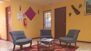 Lobby sitting area - Casa de Thelma (San Pedro de Atacama)