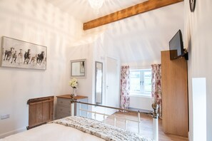 3 makuuhuonetta, silitysrauta/-lauta, vauvan matkasänky, ilmainen Wi-Fi