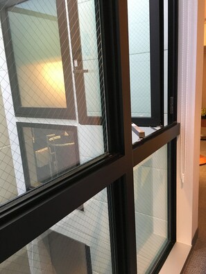 Sayuri | Premium bedding, down comforters, pillowtop beds, blackout drapes - Hotel Sousekian (Osaka)