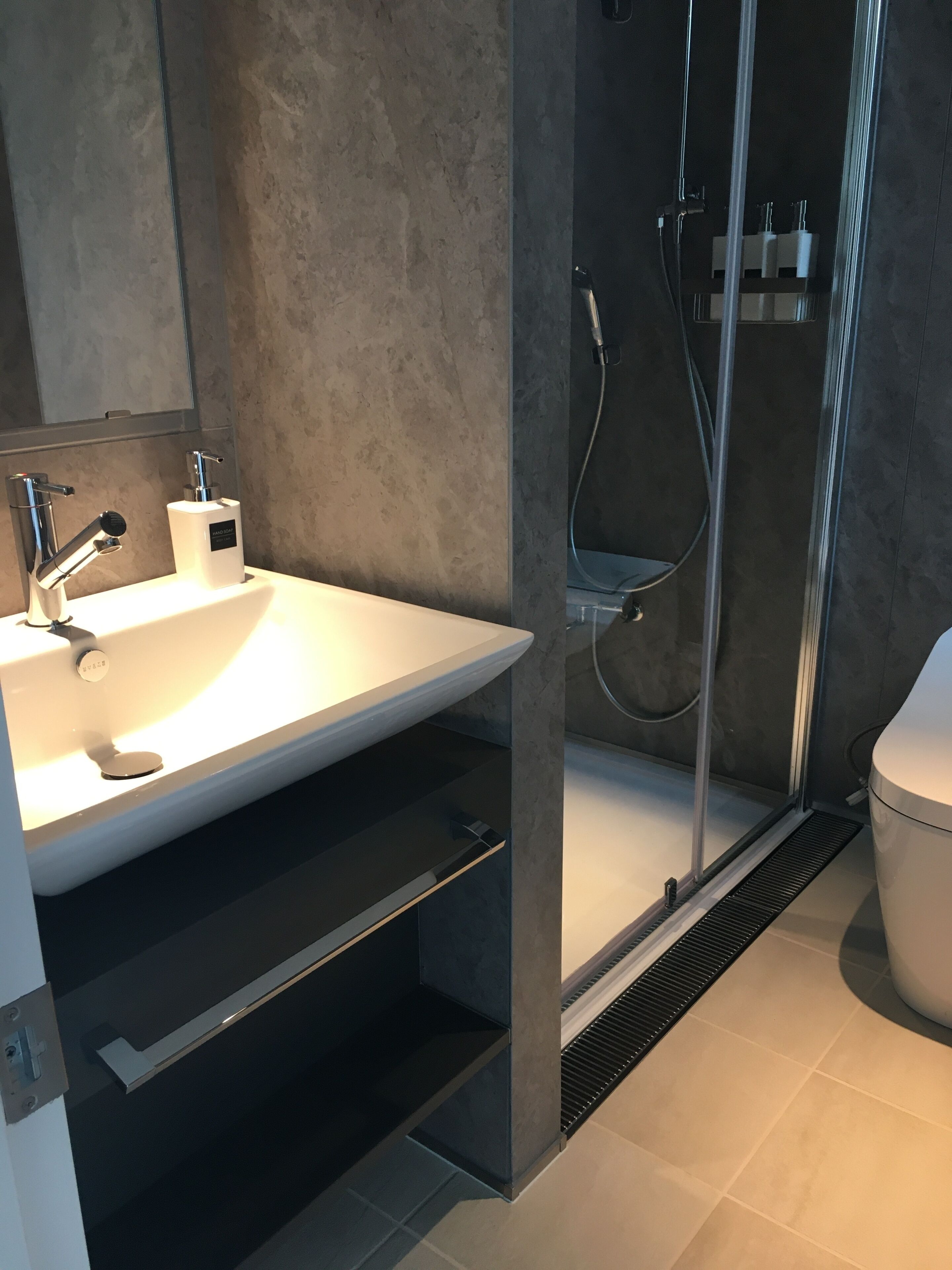 Aoi | Bathroom | Shower, eco-friendly toiletries, slippers, towels