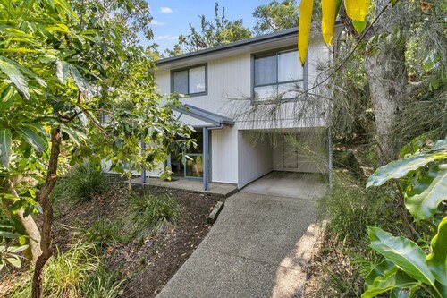 4 Bedroom Townhouse Walking distance to everything