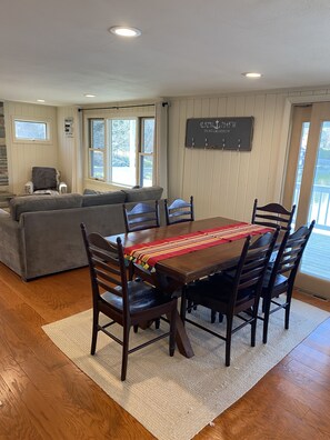Dining - Relaxing Lake House - Enjoy the Sun and Fun!!! (Erieville)