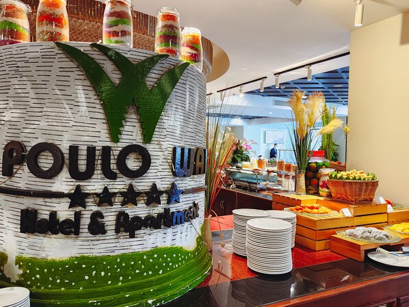 Desayuno buffet diario (USD 12 por persona)