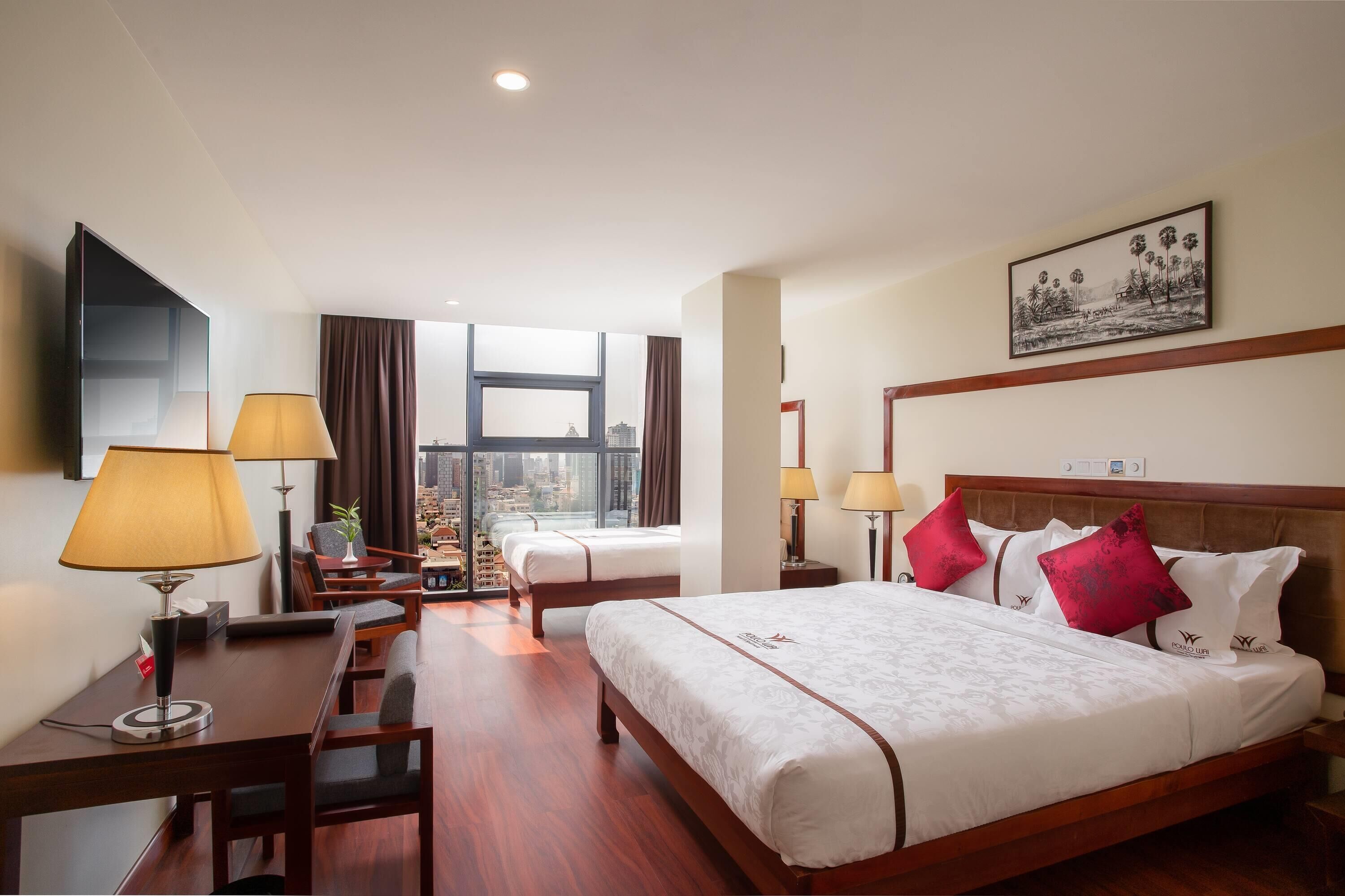 Family Room, 1 King Bed (Landmark) | Egyptian cotton sheets, premium bedding, Tempur-Pedic beds, minibar