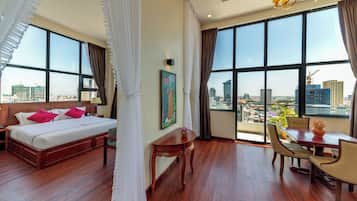 Grand Suite, 1 King Bed (Poulo Wai Grand) | Living area | 43-inch Smart TV with cable channels, TV