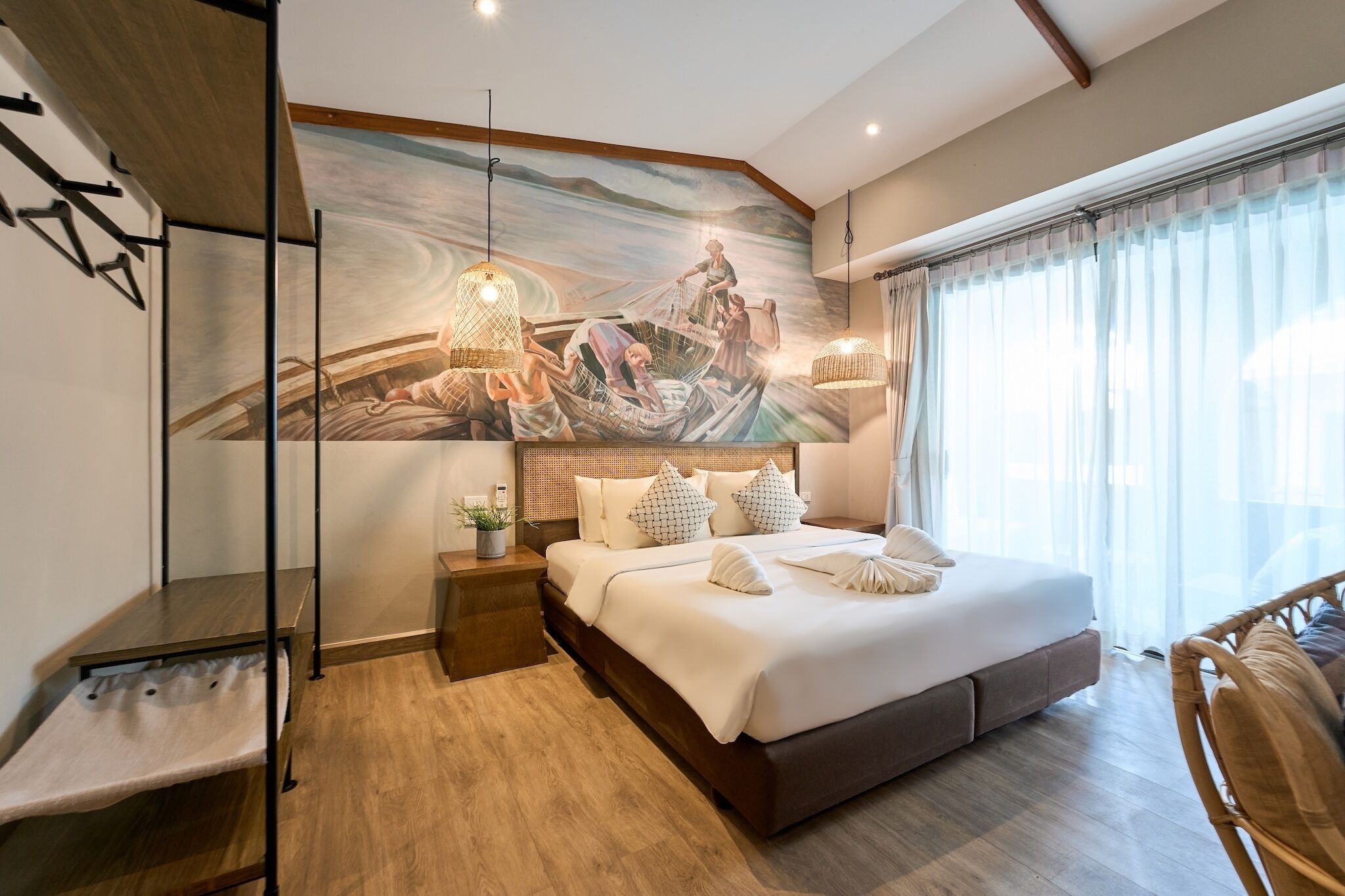 Studio Suite | Soundproofing, free WiFi