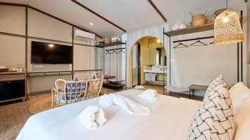 Studio Suite | Soundproofing, free WiFi