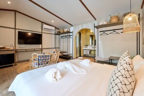 Studio Suite | Soundproofing, free WiFi