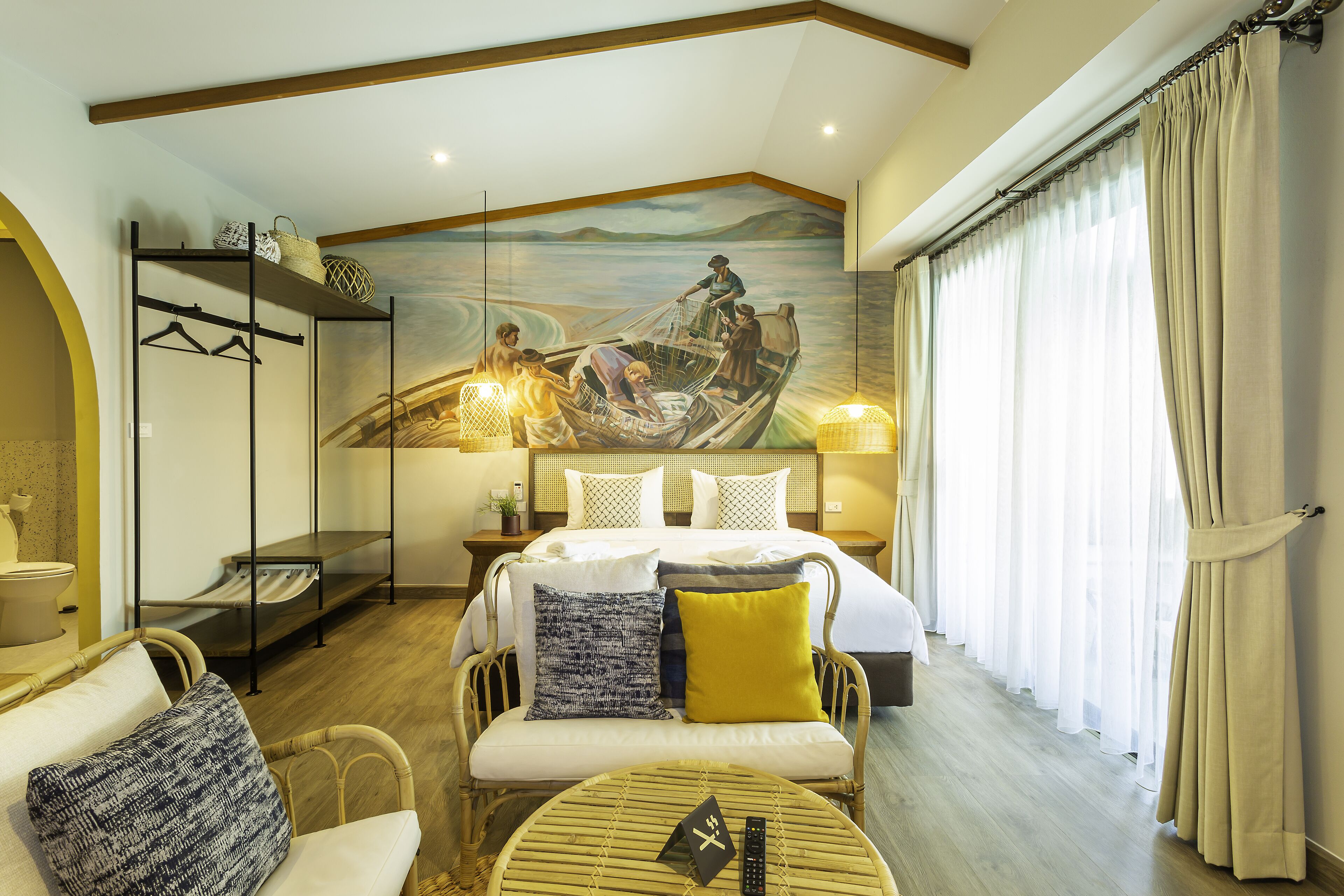 Studio Suite | Soundproofing, free WiFi