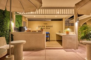 住宿內酒吧