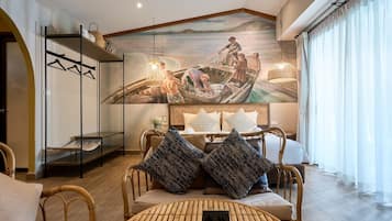 Studio Suite | Soundproofing, free WiFi