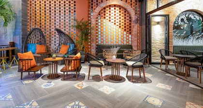 Seahorse Tropical Da Nang Hotel by Haviland