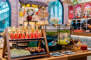 Her gün açık büfe kahvaltı (kişi başı 110000 VND) 