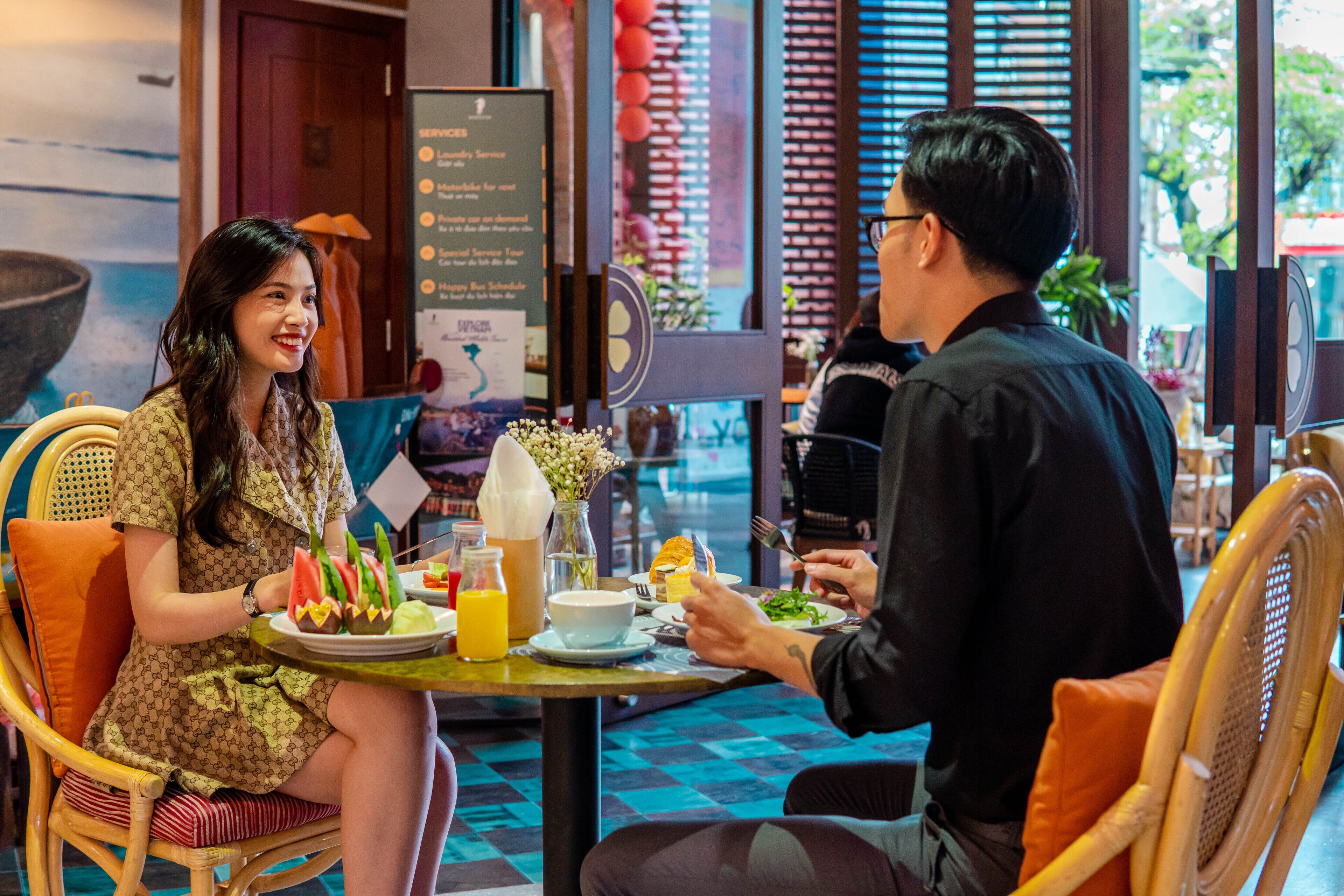 Desayuno buffet diario (VND 110000 por persona)