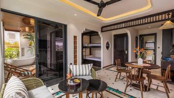 Family Studio City View | Living area