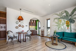 Loft - 1 kingsize-säng - badkar - utsikt mot floden | Vardagsrum