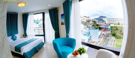 Phòng đôi Deluxe, ban công | Minibar, bàn, phòng cách âm, bàn ủi/dụng cụ ủi quần áo