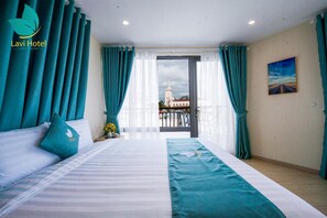 Deluxe Double with Balcony | Minibar, desk, soundproofing, iron/ironing board