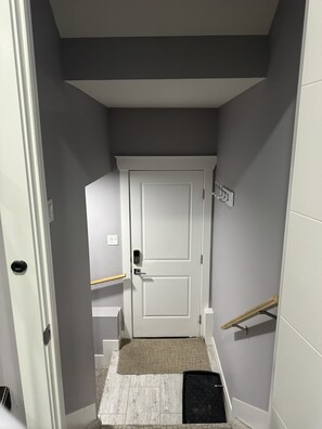 Interior - Cozy Luxury Home  Edmontom  (Edmonton)