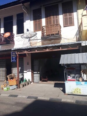Exterior - Ba'mi thakhek hostel (Thakhek)