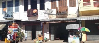 Ba'mi thakhek hostel