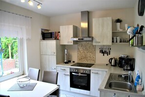 Frigorifero, microonde, forno, lavastoviglie