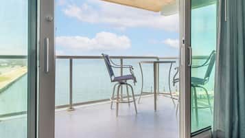 Condo Premium, 2 phòng ngủ, ban công, quang cảnh vịnh | Ban công