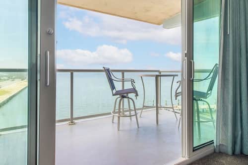 Premium Condo, 2 Bedrooms, Balcony, Bay View | Balcony