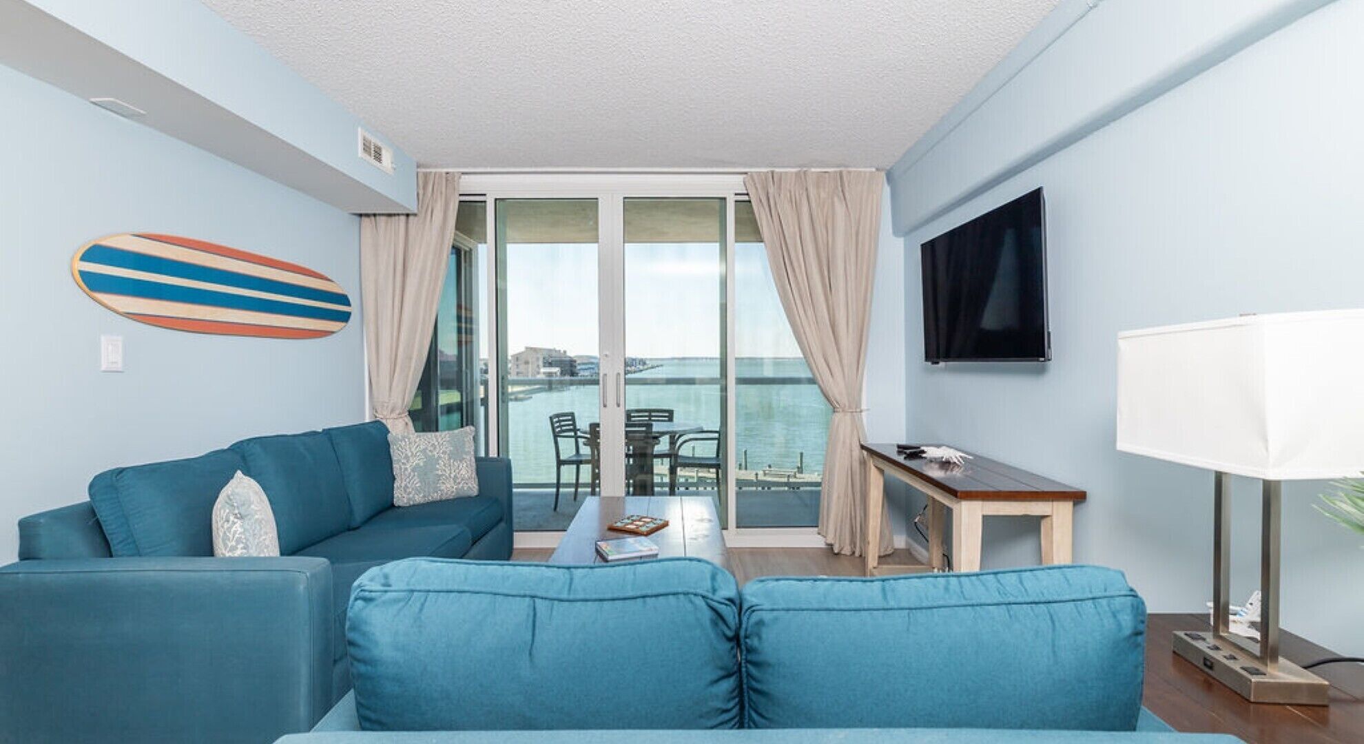 Premium Condo, 2 Bedrooms, Balcony, Bay View | Living area