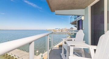 Premium Condo, 2 Bedrooms, Balcony, Bay View | Balcony view