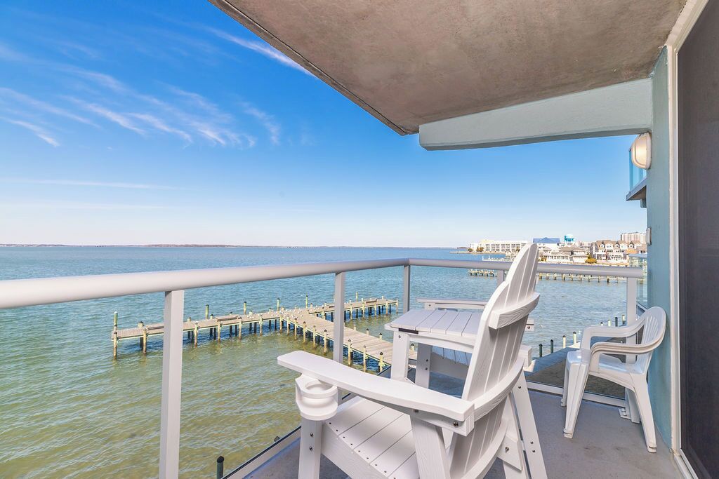 Premium Condo, 2 Bedrooms, Balcony, Bay View | Balcony