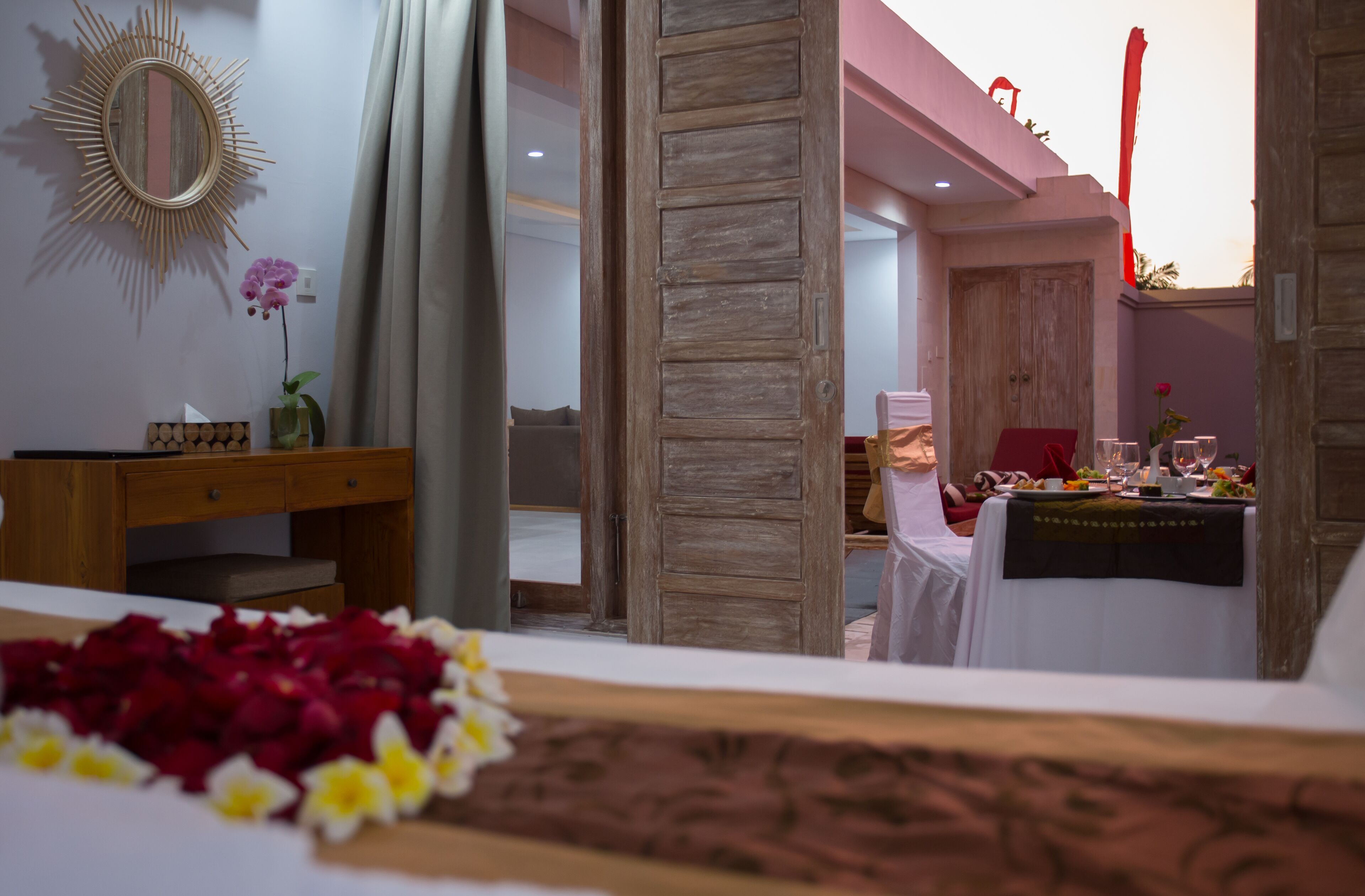 Villa, 1 habitación, piscina privada | Baño | Bañera y ducha independientes y artículos de higiene personal gratuitos