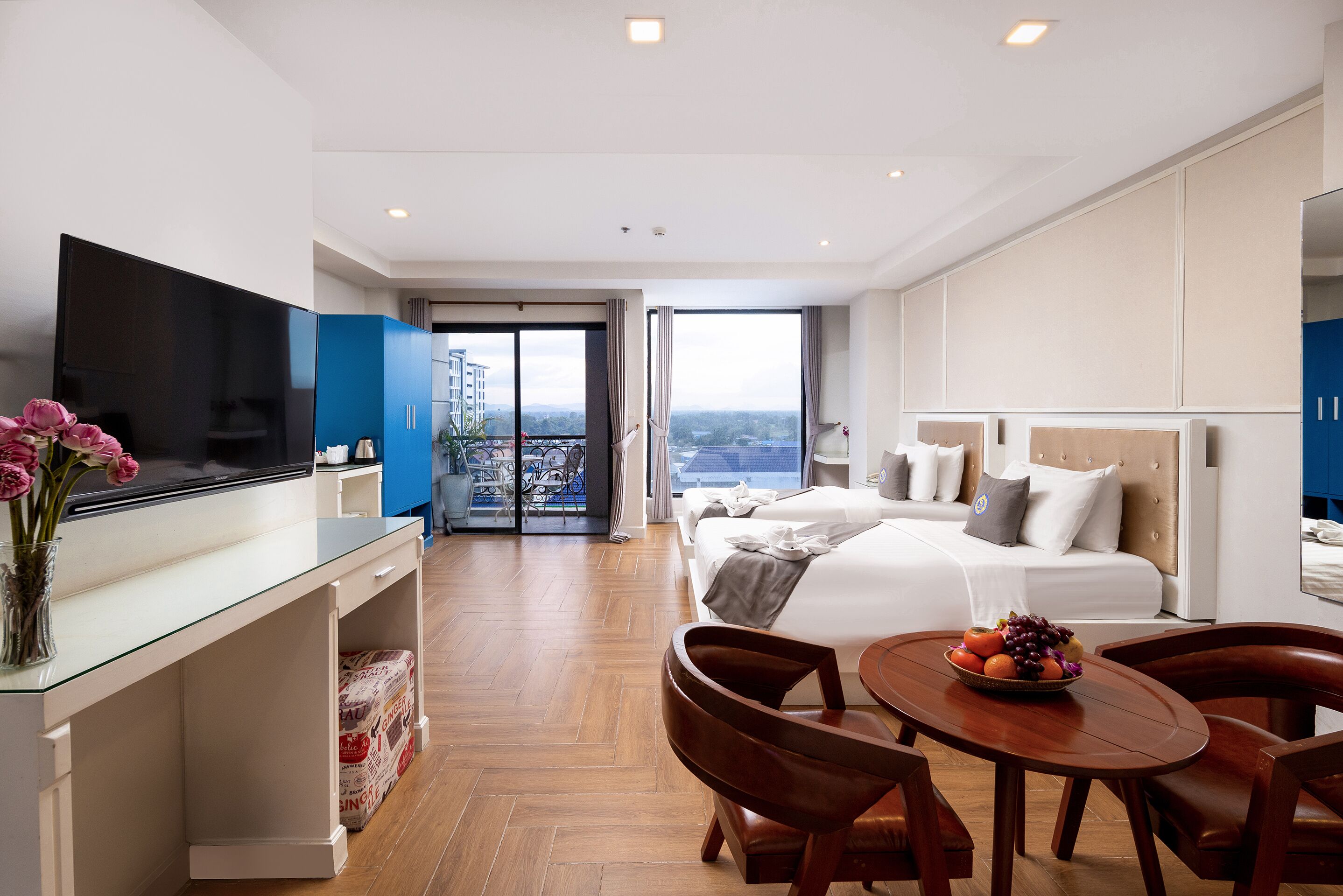 Deluxe Family Room