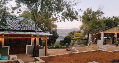 Rocky Hollow Guest Farm