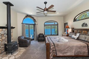 7 bedrooms, WiFi - Over 5,700 Square Feet of Lakeside Luxury! Private Dock! Hot Tub! Game Room! Arcade Room! Beach! Patio Gazebo! Ornate Iron and Marble Accents! (Big Bear Lake)