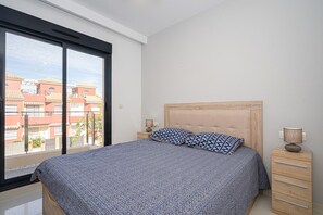 2 bedrooms, iron/ironing board, free WiFi, bed sheets