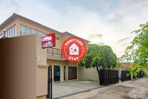 Exterior - OYO 2311 C9 Exclusive (Depok)