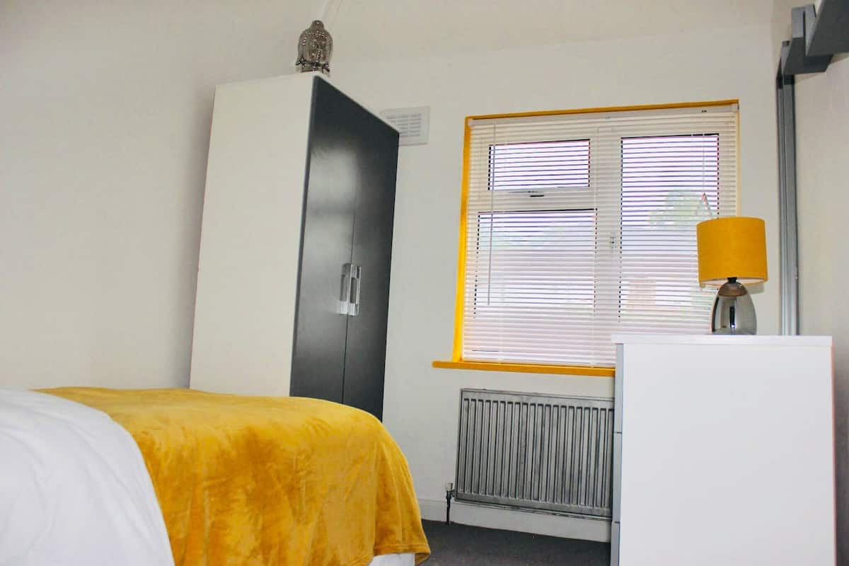 Habitación | 3 habitaciones, tabla de planchar con plancha y wifi gratis