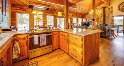 Waterfront Truckee Cabin on Donner Lake!