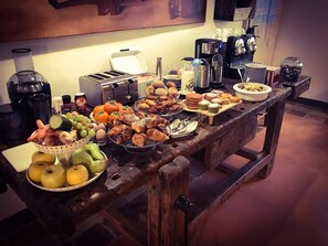 Free daily buffet breakfast - Corte del Mincio (Monzambano)