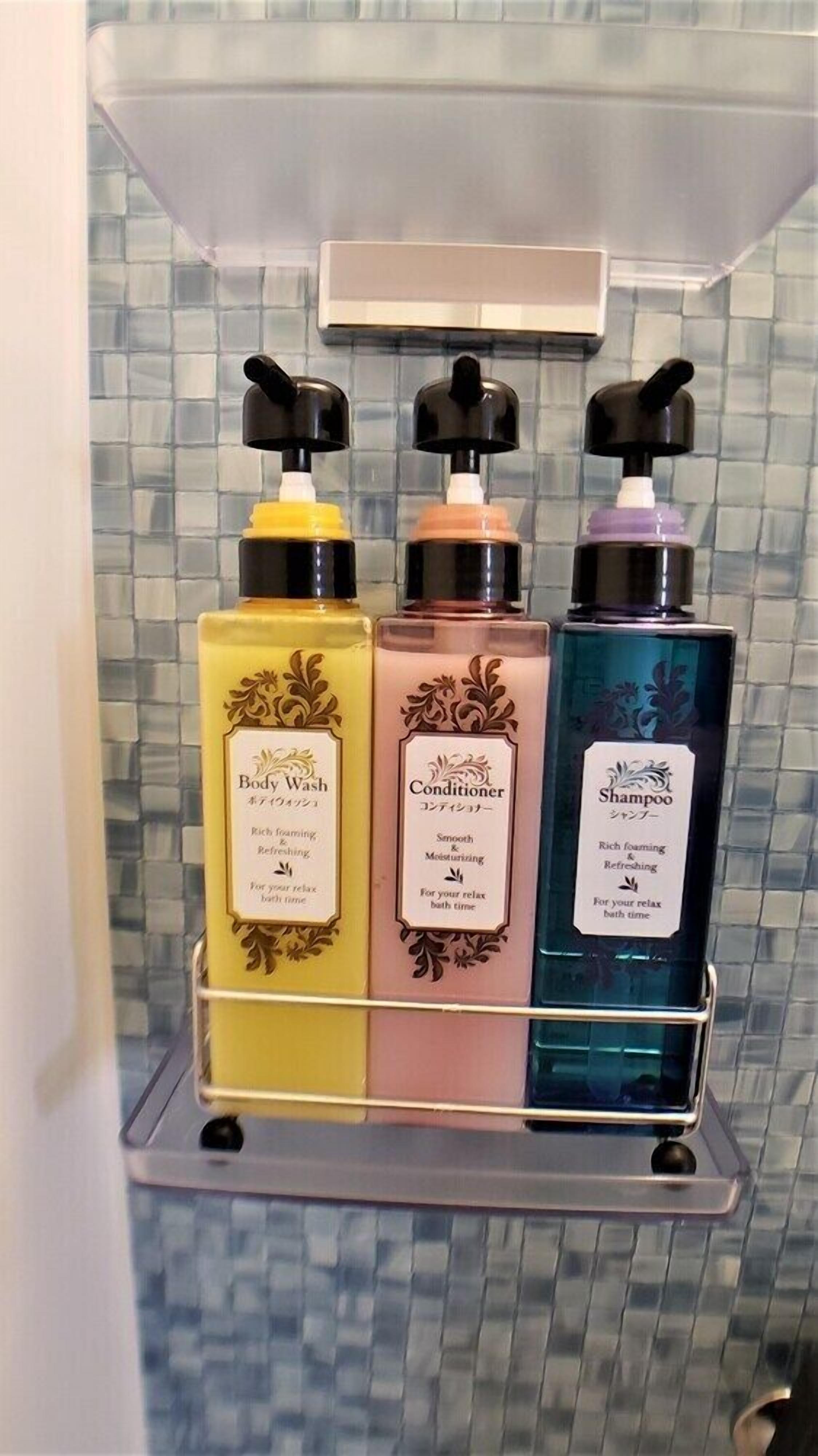 Quarto casal standard | Comodidades do banheiro | Chuveiro/banheira combinados, produtos de toalete grátis