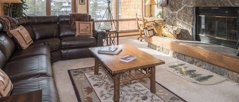 Televisio, takka, DVD-soitin