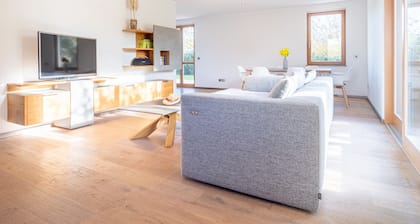 Exclusiva casa de vacaciones, 140 m², 4 habitaciones, 2 baños, cocina, chimenea.