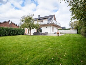 Exterior - Exclusive holiday home, 140 sqm, 4 rooms, 2 bathrooms, kitchen, fireplace (Barth)