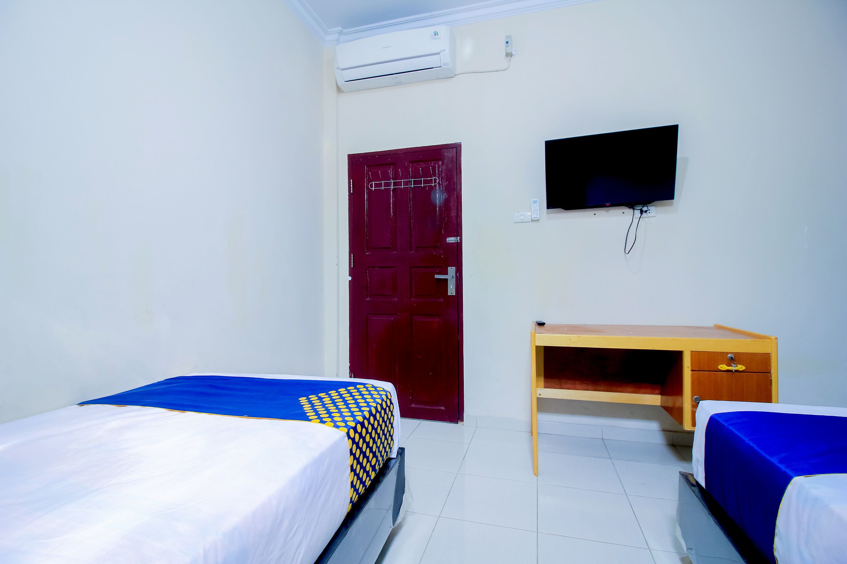 economy twin room | free wifi