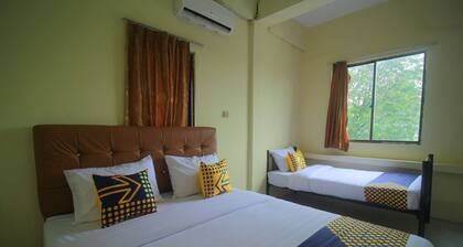 SPOT ON 2305 Andys Nur Penginapan