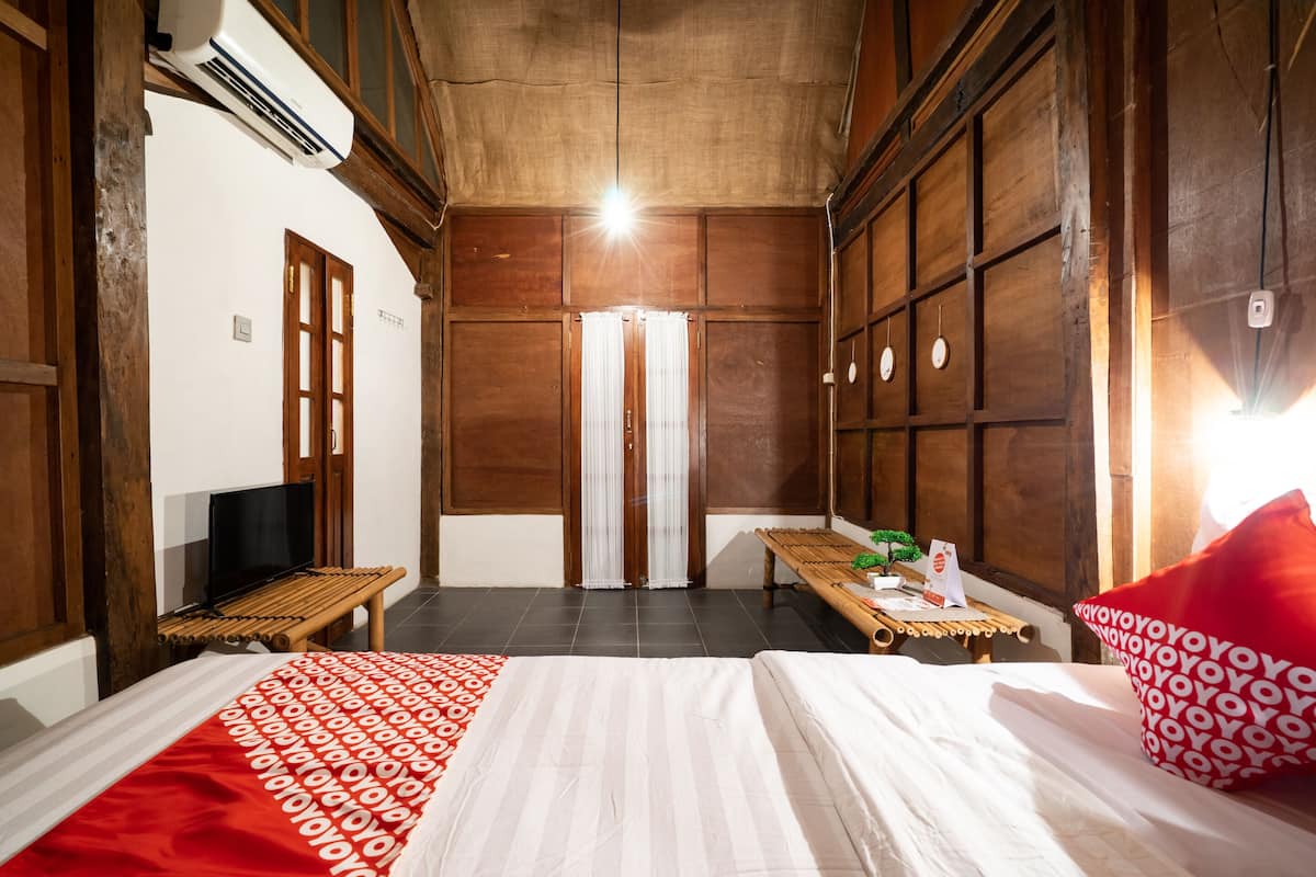 Free WiFi, bed sheets