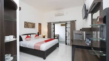 Deluxe Double Room | Free WiFi, bed sheets